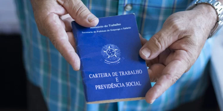 como-tirar-carteira-de-trabalho-scaled-1600x900-1.webp